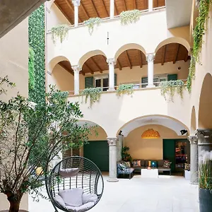 Appartement Rego - Boutique With Some Off-site In A Charming Historic District Close To Upper Town